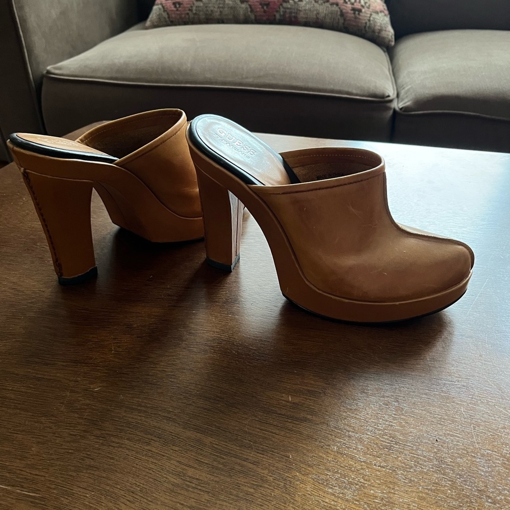 GUESS sz8 slip on clogs Brown Leather heels